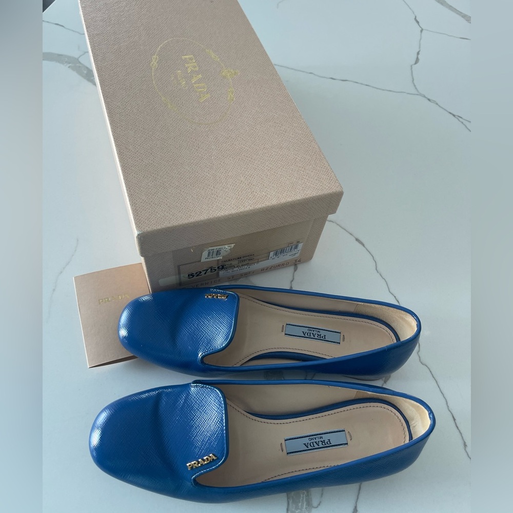 Prada loafers Calzature Donna, size 34 EU,exelent condition, worn few times.